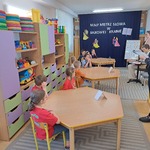 turniej wiedzy mądra główka dzieci odpowiadają na pytania.jpg