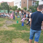 dzieci przeciągają linę (3).jpg