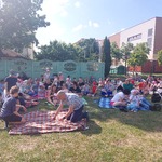 Piknik na trawie.jpg