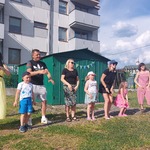 Rodzice i dzieci tańczą.jpg