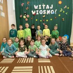 grupa II pozuje do zdjęcia grupowego.JPG