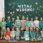 grupa III pozuje do zdjęcia grupowego.JPG