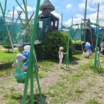 gr. III dzieci na huśtawkach.jpg