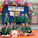 drużyna PS 5 z medalami