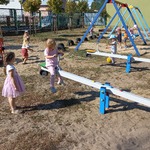 Smerfiki na placu zabaw (2).jpg