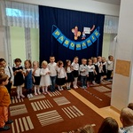 dzieci składają przyrzeczenie.jpg