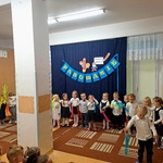 taniec ze wstążkami.jpg