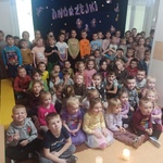 słuchanie wiersza wieczór andrzejkowy