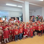 nasza dzisiejsza gromadka dzieci i dorosłych.jpg