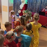Karnawałowy parowóz z Mikołajem.jpg