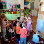 WYKONYWANIE REKWIZYTÓW DO TAŃCA.jpg