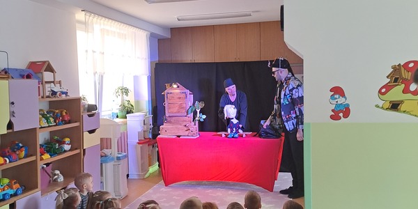 grupa teatralna Karuzela.jpg