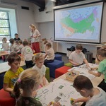 Dzieci wykonują mapę Syberii.jpg
