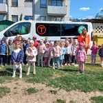 Smerfiki i Gumisie z panią ratownik.jpg