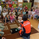 Smerfiki i Gumisie na zajęciach z pierwszej pomocy.jpg