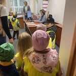 pajacyki z wizytą w departamencie edukacji.jpg