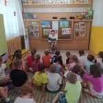 Pani Marcelina czyta Kubusiom.jpg