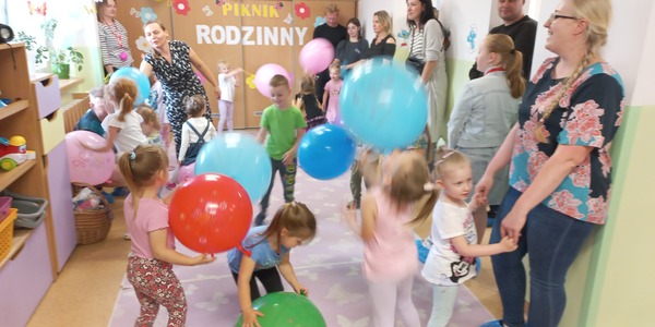 Odbijanie balonów.jpg