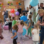Balonowe zabawy Smerfików.jpg