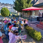 Dzieci oglądają teatrzyk (2).jpg