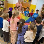 dzieci uczą się współpracy.JPG