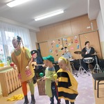 przedszkolaki grają na instrumentach.jpg