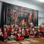 Pajacyki z prezentami.jpg