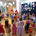 Mikołaj wita Gumisie i Smerfy.jpg