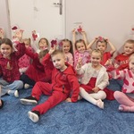 Gumisie dostały walentynkowe prezenty.jpg