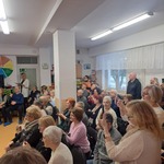 Babcie I Dziadkowie na uroczystości u Pajacyków.jpg