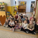 grupa IV Kubusie odczas zajęć ze strażą miejską.jpg