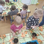 Smerfiki sądzą cebulki.jpg