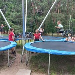 Skoki na trampolinie - Gumisie.jpg