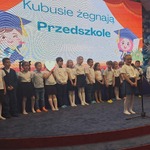 dzieci podczas występu.JPG